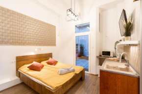 Chain Bridge Home 3BDRM, 2BTHRM,4BED,AC, FAST WIFI